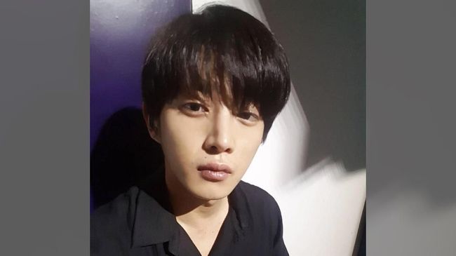 Aktor Kim Min Suk baru saja mengumumkan rencananya untuk mengikuti wajib militer yang akan dimulai pada bulan ini.