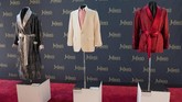 FOTO: Barang-Barang Bersejarah Pendiri 'Playboy' Dilelang Mulai dari mantel, topi, cincin sampai mesin ketik bersejarah pendiri majalah Playboy ini dilelang di Los Angeles, California, pada 30 November-1 Desember.