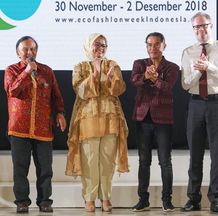 Fery Farhati Ganis, istri dari Gubernur DKI Jakarta Anies Baswedan, turut hadir dalam pembukaan acara ini. (Foto: dok. Eco Fashion Week)