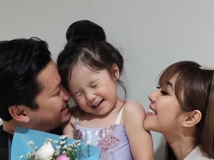Bikin Adem, Gisel-Gading Kompak Nonton Pertunjukan Balet Gempi