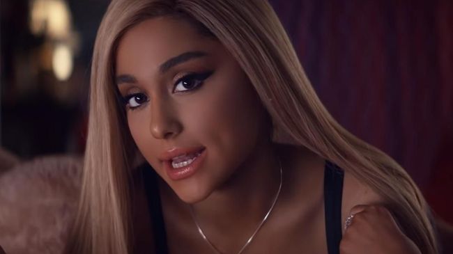 Ariana Grande Bocorkan Cuplikan '7 Rings' Penyanyi Ariana Grande menyebutkan lagu terbarunya itu akan keluar pada 18 Januari mendatang.