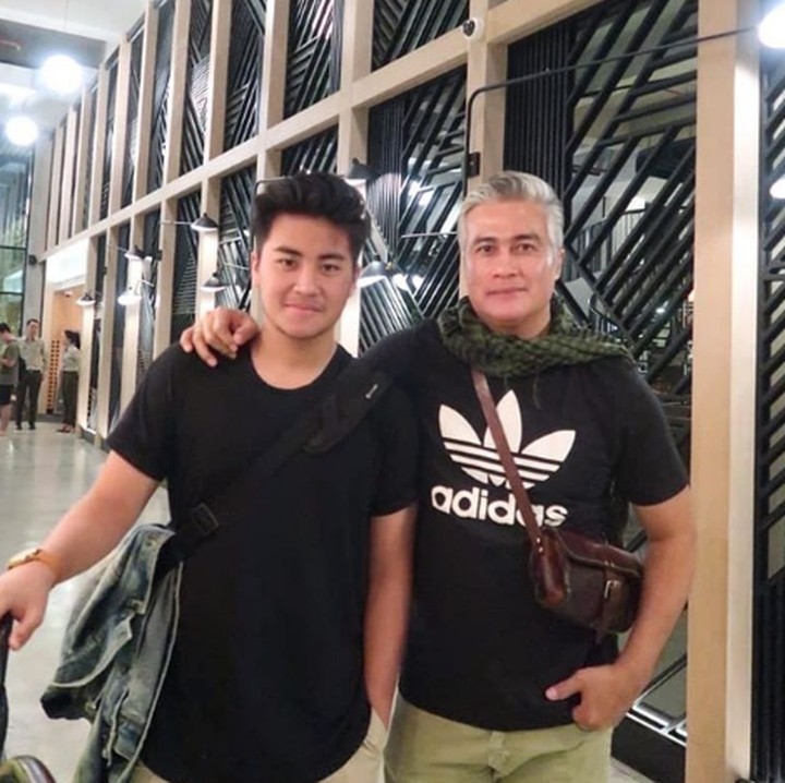 <p><a href="https://hot.detik.com/celeb/d-3555508/mesranya-adjie-pangestu-dan-istri-yang-beda-25-tahun" target="_blank">Adjie Pangestu</a> memiliki anak semata wayang bernama Muhammad Rafi Akbar Putra Pangestu. Keduanya beberapa kali memiliki quality time bersama. (Foto: Instagram @adjiepangestu)</p>