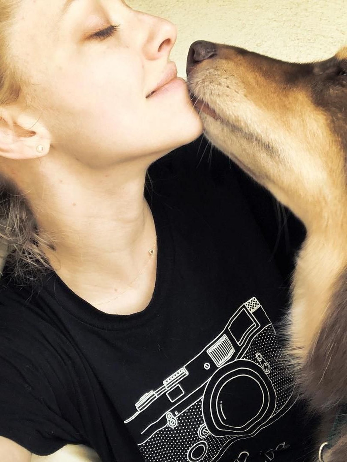 Aktris cantik&comma; Amanda Seyfried&comma; kini tengah merayakan ulang tahunnya yang ke 33 tahun&period; Insertizen intip yuk gaya berbusana dari pemain Mamma Mia 2 ini&period;