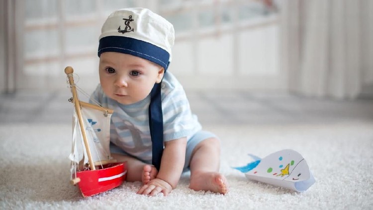 Memilih nama, menjadi salah satu cara orang tua untuk mendoakan anak-anaknya. Tak heran jika orang tua memberi nama anak dengan arti suci seperti berikut ini.