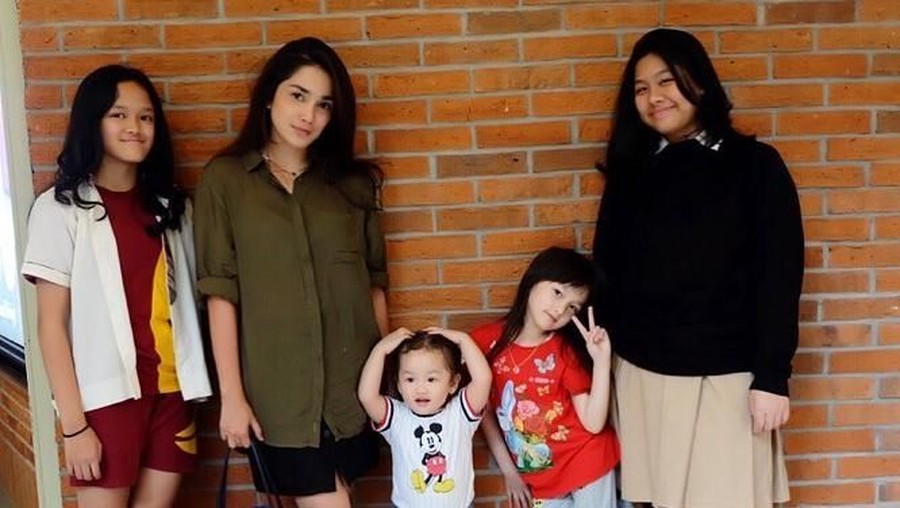 Ussy Sulistiawaty geram ketika anaknya dihujat oleh netizen. 