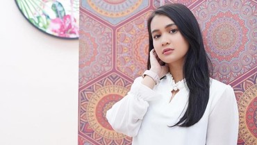 Dea Annisa Cari Pelaku Tabrak Lari Mobilnya