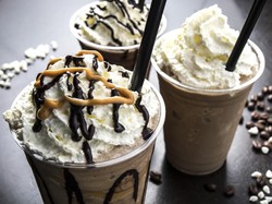 Mengenal Frappuccino, Minuman Favorit di Kafe yang Tak Selalu Pakai Kopi