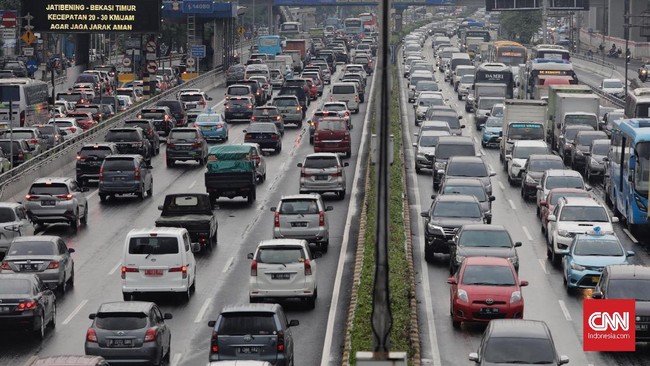 Perubahan kemacetan di pagi hari diperkirakan terjadi sejak pukul o6.00 hingga 10.00 WIB dari yang biasanya pukul 05.00 WIB. Jam pulang kerja pada 15.30 WIB.
