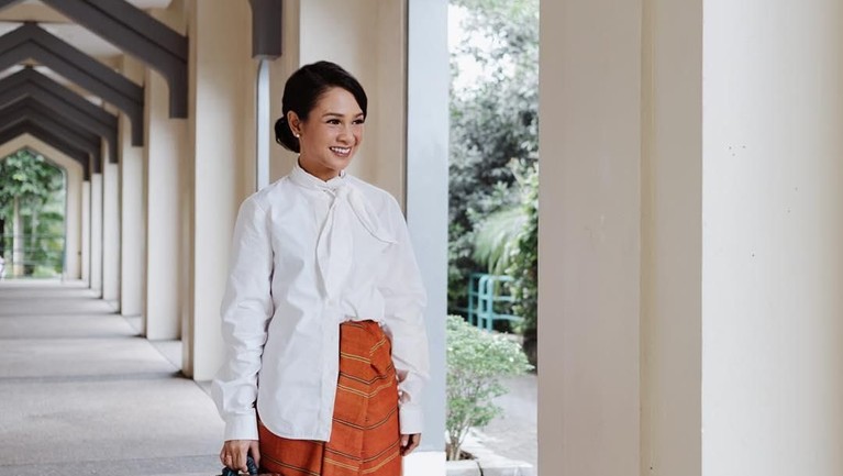 Andien kerap kali mengenakan kain nusantara di berbagai kesempatan. Kain yang kerap dipakai oleh ibu dari Kawa ini adalah kain Sumba, Maumere, dan Batik.