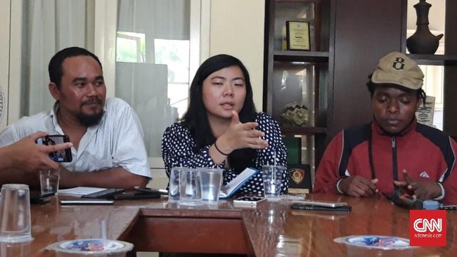 Aktivis HAM Veronica Koman akan melaporkan RI ke PBB jika oknum TNI AU yang menginjak kepala warga Papua tak diseret ke pengadilan umum.