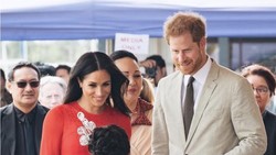 Meghan Markle Pakai Sepatu dari Daur Ulang Botol Bekas