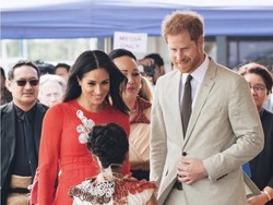 Meghan Markle Pakai Sepatu dari Daur Ulang Botol Bekas
