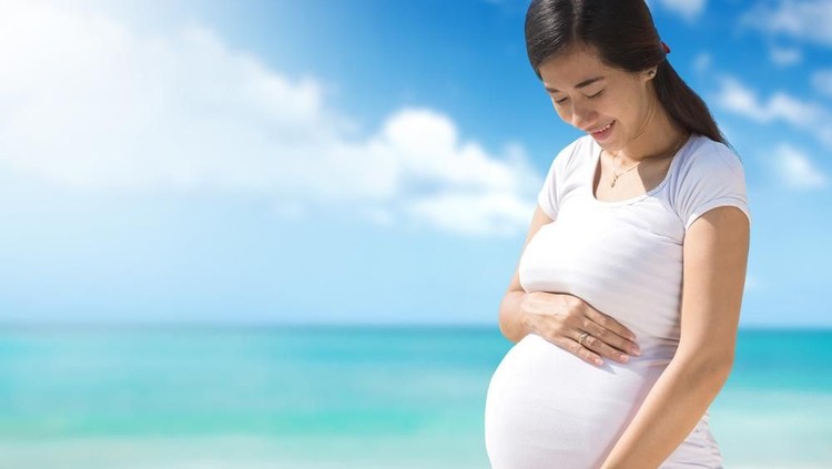 Manfaat babymoon ini bisa membuat ibu hamil lebih rileks dan tidak terlalu stres menyambut persalinan.