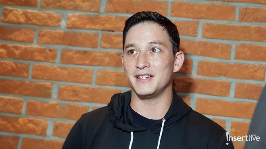 Mike Lewis memberikan klarifikasi terkait kasus dugaan keterlibatan narkoba dengan Richard Muljadi.