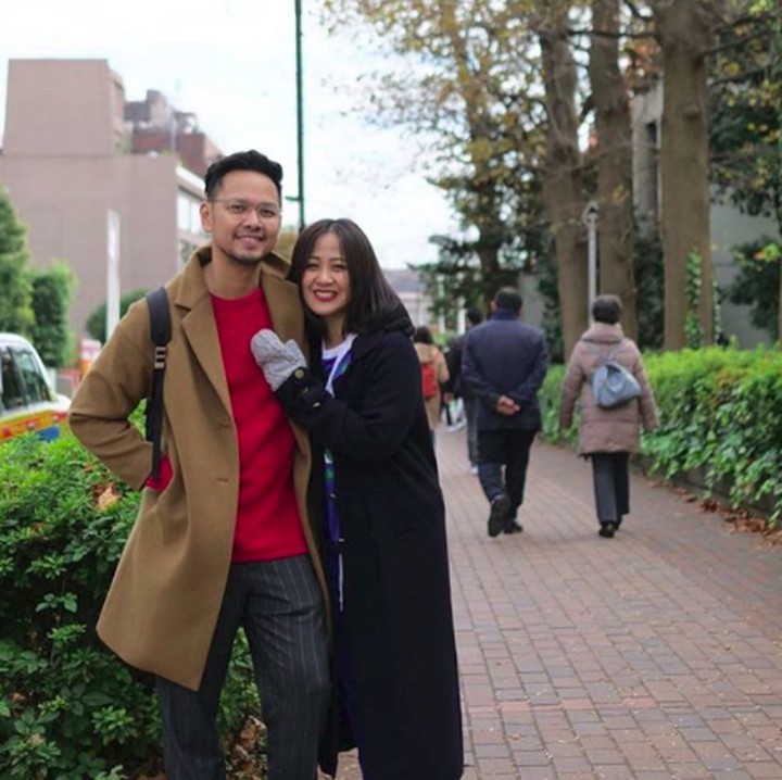 <p>Astrid menikah dengan Arlan Djoewarsa pada November 2011. Mereka baru saja merayakan ulang tahun pernikahan ke-7 dan tetap mesra. (Foto: Instagram/astridbasjar)</p>