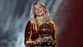 FOTO: Modric Patahkan Dominasi Messi-Ronaldo di Ballon d'Or Luka Modric meraih Ballon d'Or sekaligus mematahkan dominasi dua pemain terbaik dunia, Lionel Messi dan Cristiano Ronaldo.