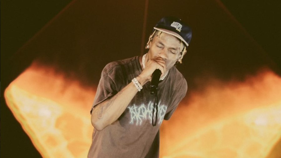 Kabar desas-desus Travis Scott berselingkuh sebelum putus dari Kylie Jenner
