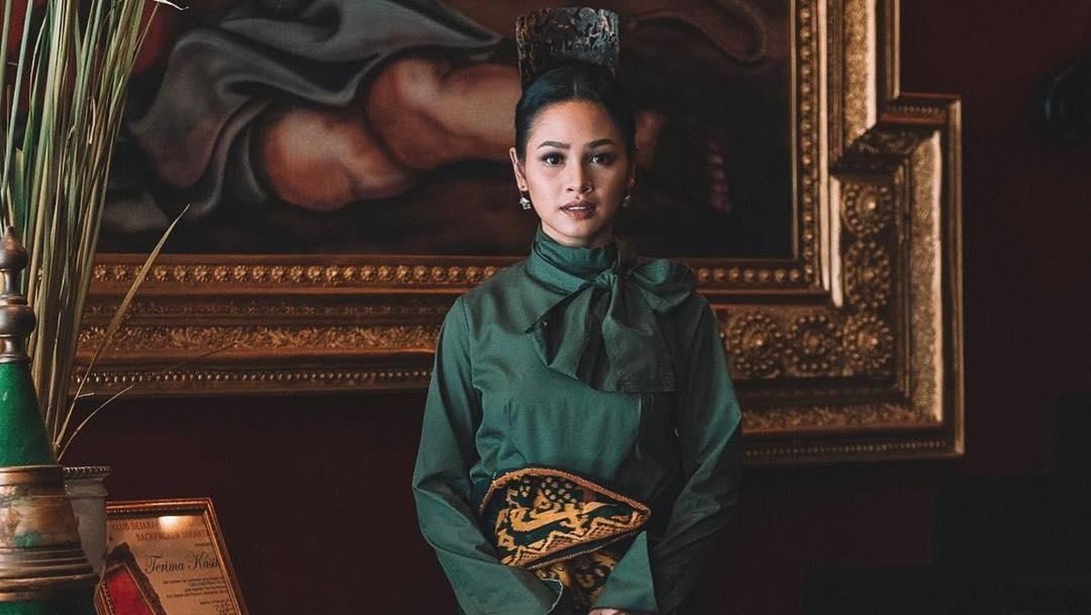 Andien kerap kali mengenakan kain nusantara di berbagai kesempatan&period; Kain yang kerap dipakai oleh ibu dari Kawa ini adalah kain Sumba&comma; Maumere&comma; dan Batik&period;