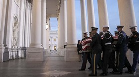 Jasad George HW Bush Kembali Diterbangkan ke Texas