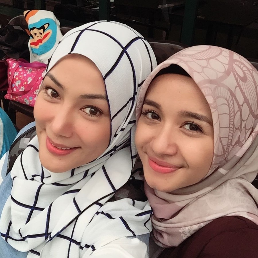 Berikut daftar lima artis yang akur dengan mantan istri dari suaminya kini.