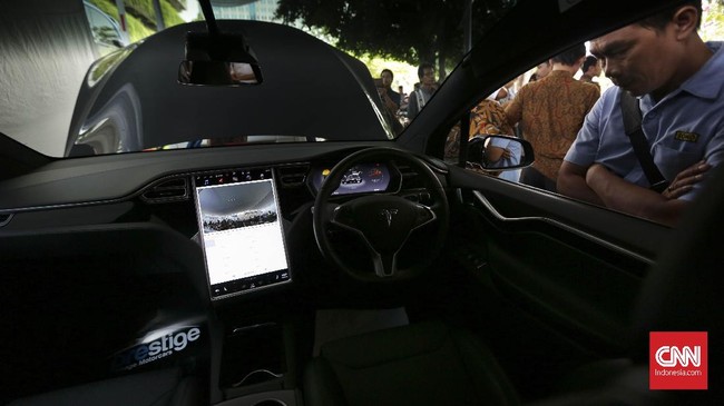 Kemenperin memprediksi akan ada kompetisi antara mobil green fuel engine atau 'flexy', hybrid dan murni kendaraan listrik di Indonesia.