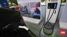 PLN Akan Bangun Stasiun Pengisian Mobil Listrik di Empat Kota