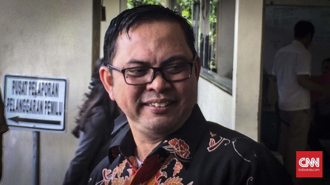 Eks Komisioner KPU Viryan Azis terserang stroke dan telah menjalani operasi di rumah sakit Jakarta Pusat. Saat ini ia dirawat di rumah sakit itu.