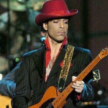 Kenang Sang Legenda, Karya Prince Akan Difilmkan