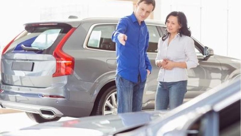 Mobil menjadi investasi terbesar kedua setelah rumah, bagi calon konsumen simak tips sebelum membeli mobil di sini.