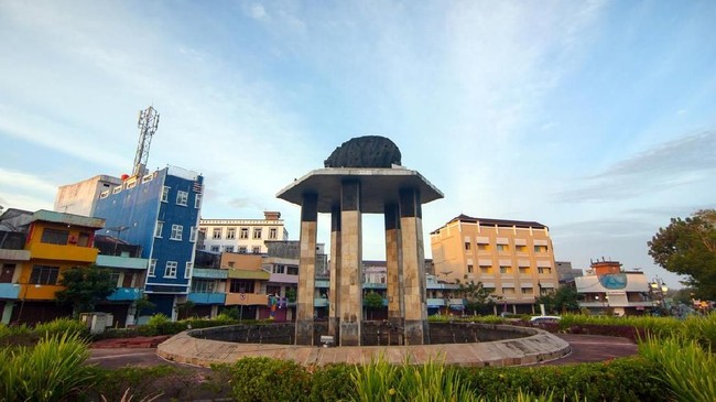 Masyarakat Belitung memiliki keyakinan jika melakukan tindak kejahatan di wilayahnya, salah satunya mencuri, 'pembalasan dosa' akan diganjar di tempat.