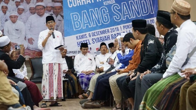 Di hadapan kyai-kyai di Malang, Sandiaga Uno menjanjikan pusat pelatihan wirausaha bagi kyai dan guru ngaji serta swasembada energi di desa.
