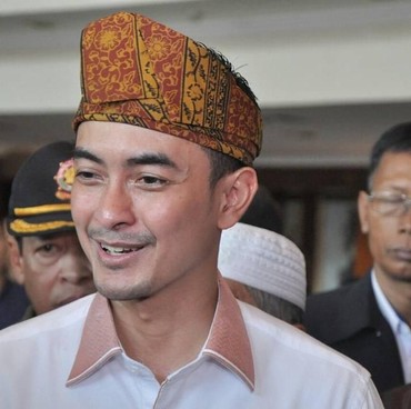 Derita Zumi Zola, Diceraikan Saat Dibui hingga Penglihatan Terganggu