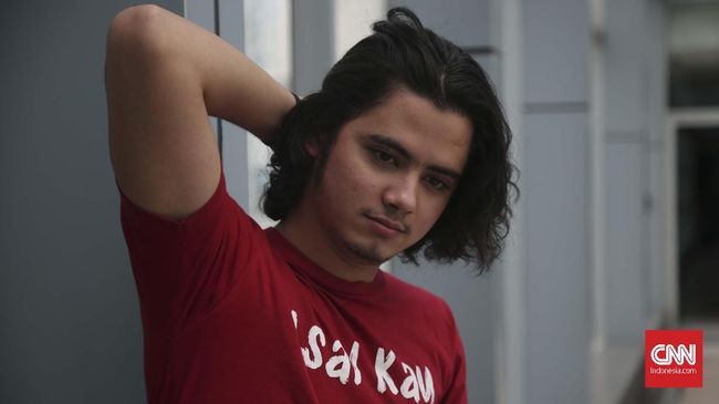 Aliando Syarief mengaku ingin memerankan sesuatu yang berbeda. Selama berkarier sejak 2011, belasan kali sudah ia berperan sebagai remaja jatuh cinta.