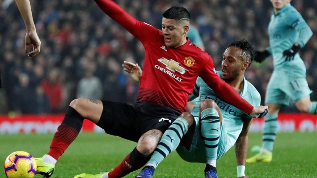 Laga Manchester United lawan Arsenal berakhir imbang 2-2 dalam lanjutan Liga Inggris di Old Trafford, Kamis (6/12) dini hari WIB.