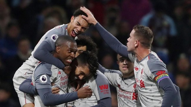 Manchester City dan Liverpool makin menjauh dari kejaran pesaingnya setelah pekan ke-15 Liga Inggris berakhir.