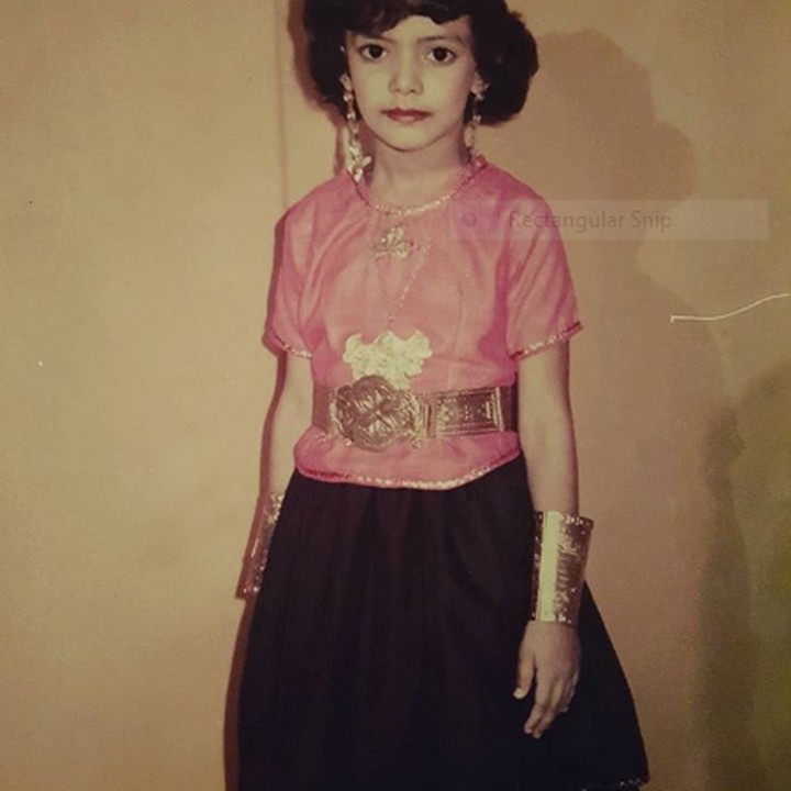 <p>Potret <a href="https://www.haibunda.com/mom-life/d-4248128/5-tips-dari-najwa-shihab-agar-bunda-dan-ayah-suka-baca-buku" target="_blank">Najwa Shihab</a> saat menggunakan baju bodo, baju adat dari Makassar. (Foto: Instagram @najwashihab)  </p>