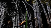NYALANG: Tarian Kabut di Tengah Sunyi Dalam foto-foto unik pilihan CNNIndonesia.com pekan ini, ada kisah bayangan para imigran di Eropa dan AS, selimut kabut di China, dan cerita jelang natal.