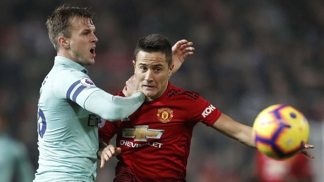 Klub Spanyol, Athletic Bilbao disebut tengah berusaha membawa pulang dua mantan bintang mereka, Ander Herrera dan Fernando Llorente.