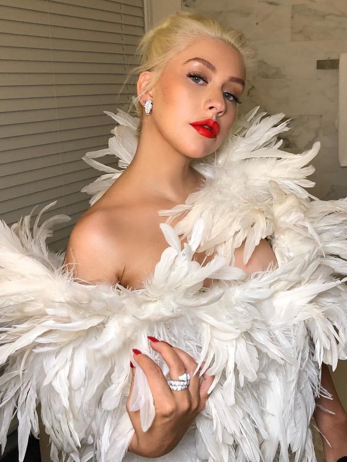 Bekerja sebagai publik figur tak menjamin seseorang memiliki kebiasan yang baik&period; Seperti enam artis hollywood ini yang punya kebiasaan buruk&period;