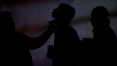 NYALANG: Tarian Kabut di Tengah Sunyi Dalam foto-foto unik pilihan CNNIndonesia.com pekan ini, ada kisah bayangan para imigran di Eropa dan AS, selimut kabut di China, dan cerita jelang natal.