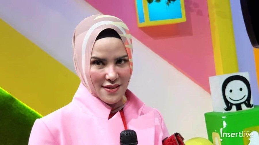 Dilaporkan, Angel Lelga Ingatkan Bumerang pada Vicky Prasetyo Angel Lelga mencoba memperingatkan Vicky Prasetyo, penjara bisa menjadi bumerang untuk dirinya dan keluarga.