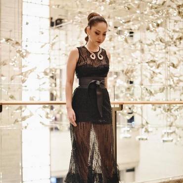 Ramaikan HUT Transmedia, 7 Gaya 'Hot Mom' Bunga Citra Lestari