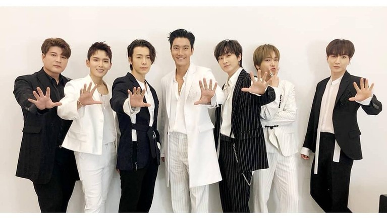 15 Tahun Berkarya, Ini Fakta dari Super Junior Super Junior akan tampil di acara HUT Transmedia ke-17 pada Sabtu (15/12). Tapi apa Insertizen sudah tahu fakta dari Super Junior yang sudah 15 tahun berkarya?