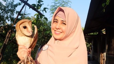 img-title Unggah Foto 3 Anak, Risty Tagor Sudah Menikah Lagi?