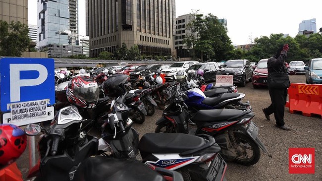 Sebagian warga setuju dengan rencana tersebut asalkan diimbangi dengan peningkatan pelayanan.