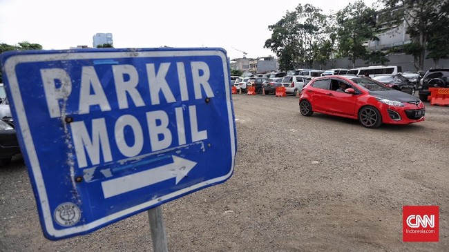 Mulai 1 Oktober 2023 Pemerintah Provinsi DKI Jakarta memberlakukan tarif parkir tertinggi di 24 lokasi buat mobil yang belum lulus uji emisi.
