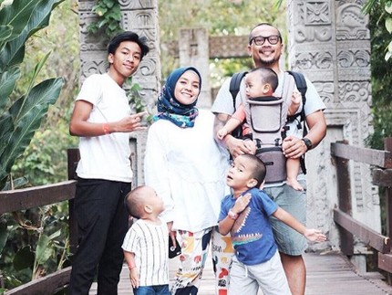 Serunya Cerita Enno Lerian Saat Traveling Bareng Anak-anak