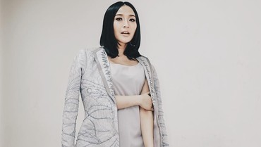 img-title Begini Cara Rinni Wulandari Kontrol Pengaruh Gadget Bagi Anaknya