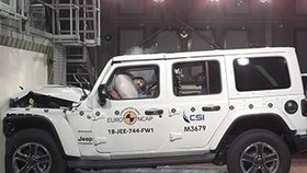 Hasil Uji Tabrak Jeep Wrangler 1 Bintang