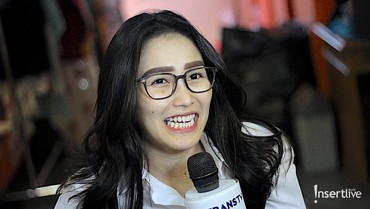 img-title Kode Restu, Robby Purba Disebut Mantu oleh Ayah Ayu Ting Ting